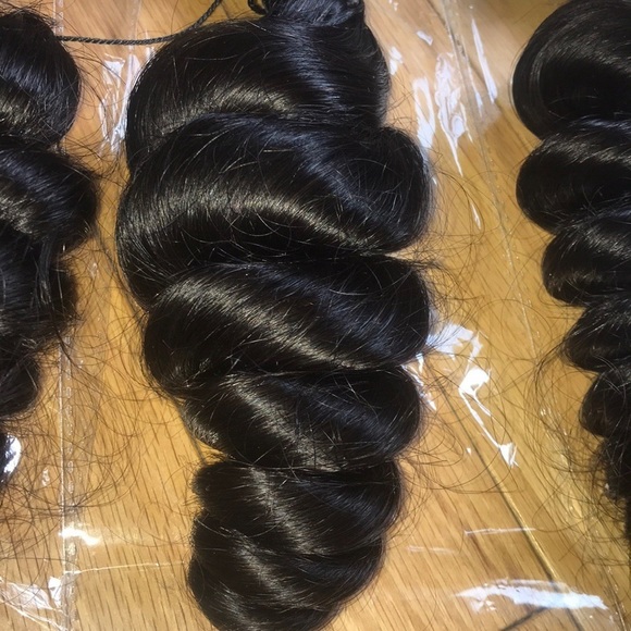 ✨ 3BUNDLES OF NWT BRAZILIAN LOOSE WAVE VIRGIN HAIR
